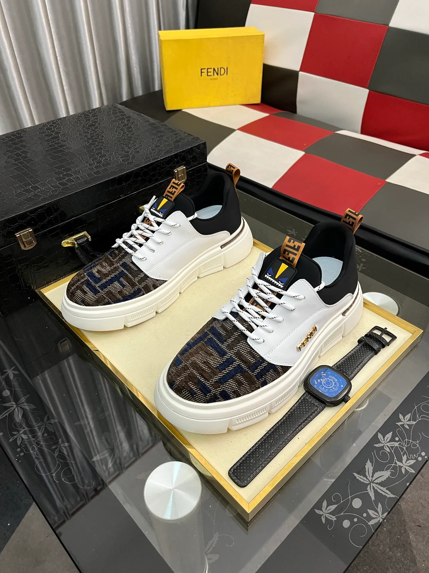 Men's Men's Shoes💰420⌚️⌚️[FENDI] Fendi's classic and comfortable men's, this complex sneaker is made of soft calfskin➕genuine leather lining➕original ultra-light rubber material with rough outsole. This unique light style is suitable for the casual and refined sensibility of this season. It is comfortable and natural on the feet. It is an everyday style for casual travel in autumn and winter! Code number: 38-442️⃣Colors available
